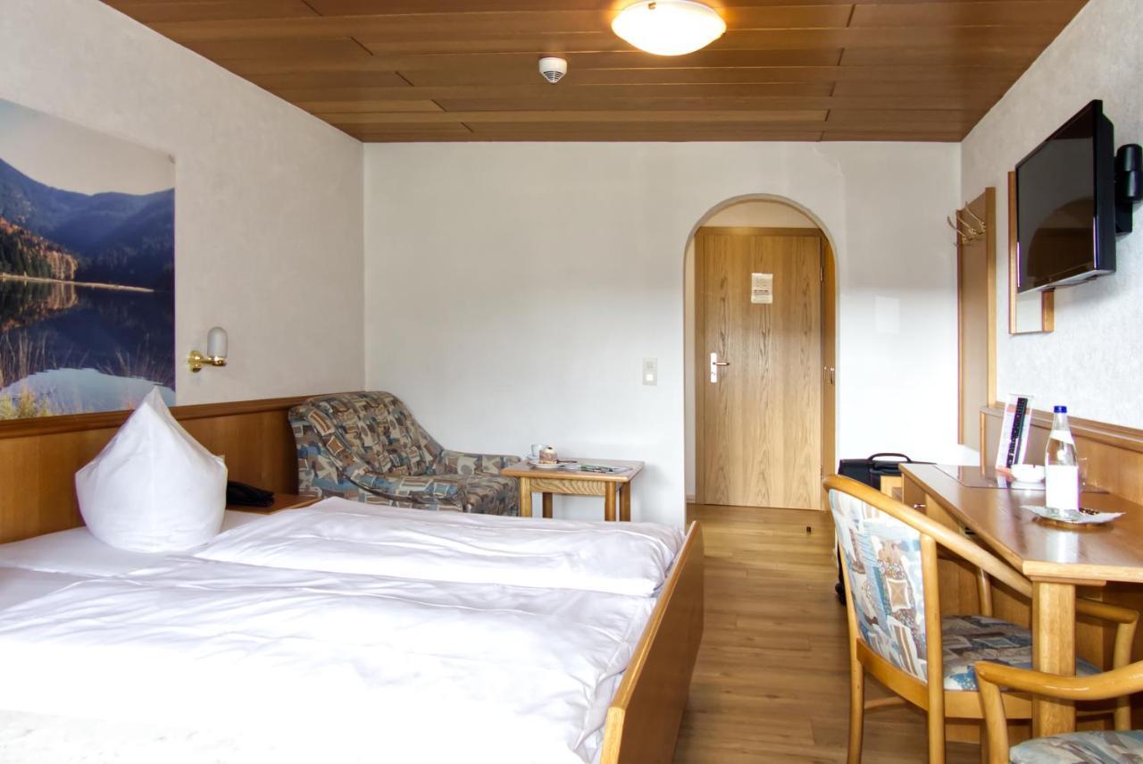 Garnihotel Zur Linde - Bayerischer Wald - Aktivcard Mit 154 Kostenfreien Leistungen - Kostenloser Parkplatz Лоберг Екстериор снимка