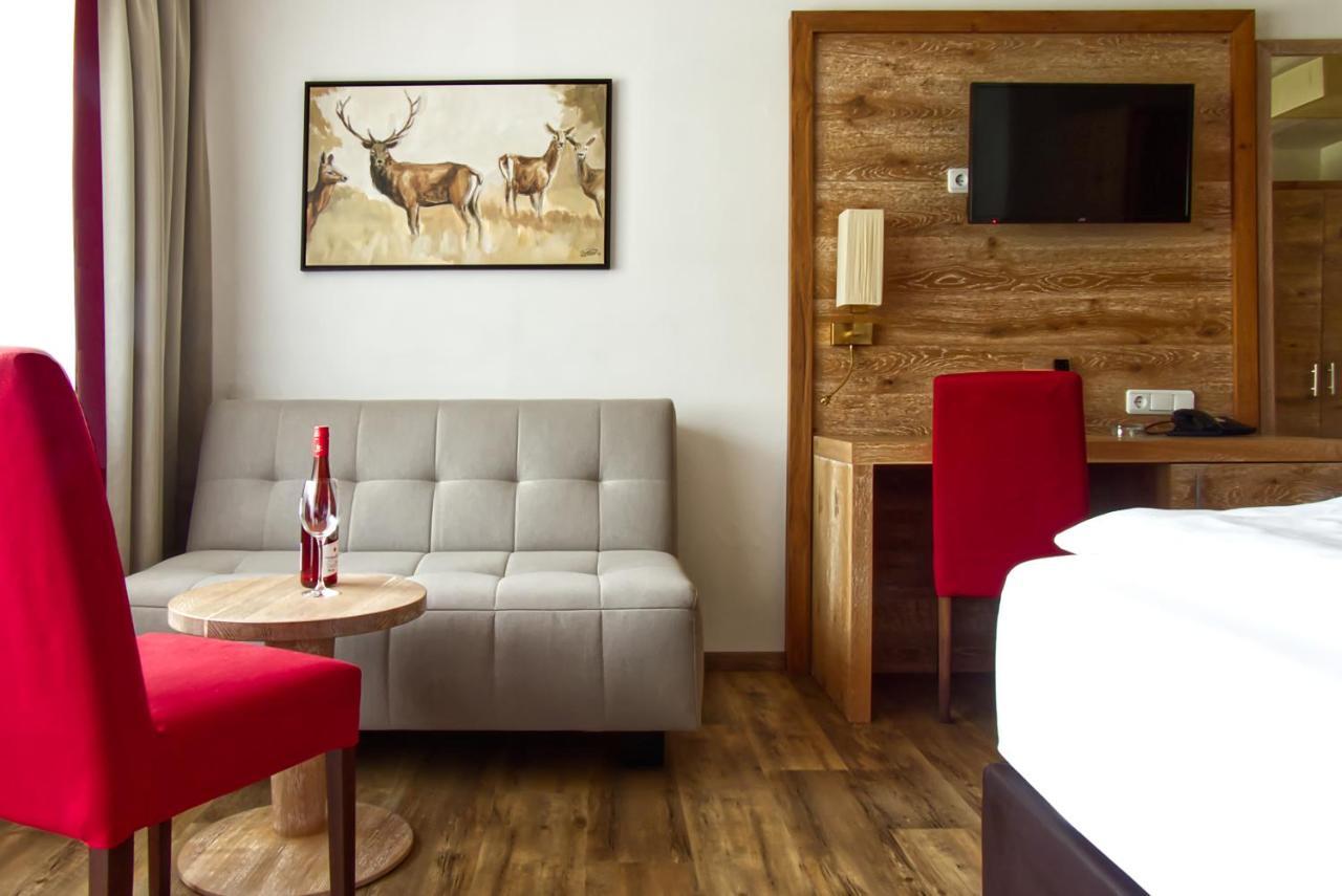 Garnihotel Zur Linde - Bayerischer Wald - Aktivcard Mit 154 Kostenfreien Leistungen - Kostenloser Parkplatz Лоберг Екстериор снимка